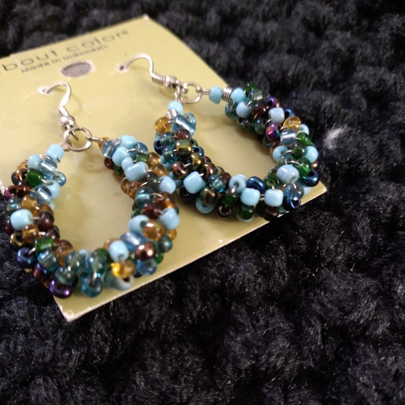 Pretty Multi Colored Earrings - Picture 3 of 3